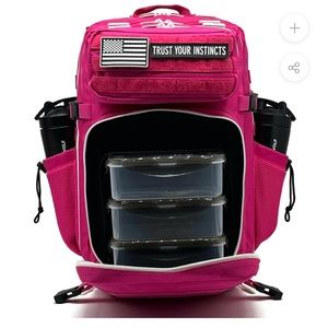 (TAKING OFFERS) BUNDLE: WOLFpak 45L Meal Prep Management Backpack• Crossbody•Hat